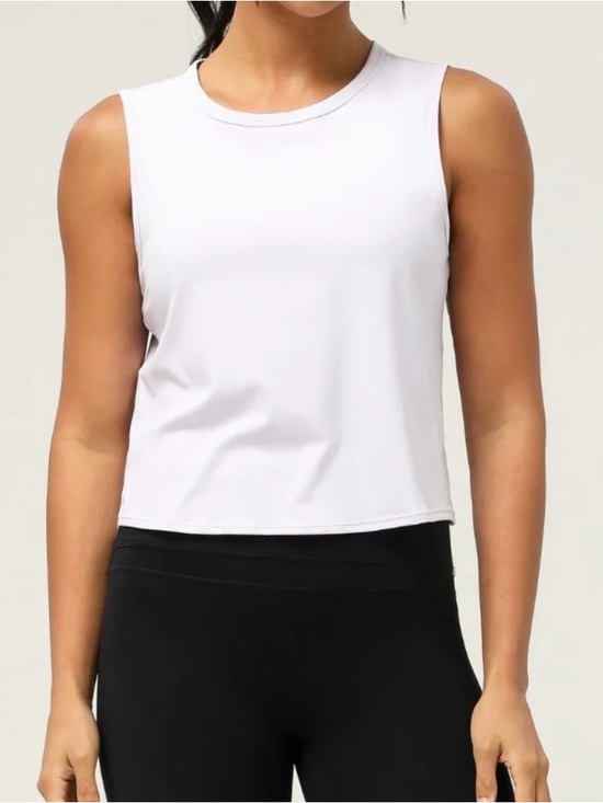 GAP Tops - 🆕- Gap Fit White Sleeveless Crop Tank Top - Women. Size: medium